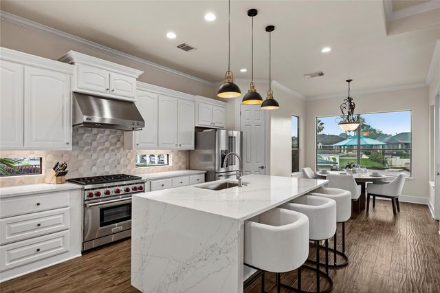 3038 S Island Drive, Seabrook, TX 77586