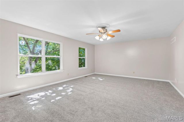200 Romaine Spring View, Fenton, MO 63026