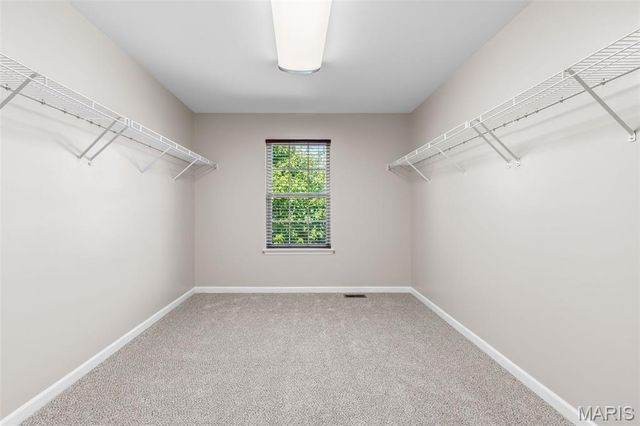 200 Romaine Spring View, Fenton, MO 63026