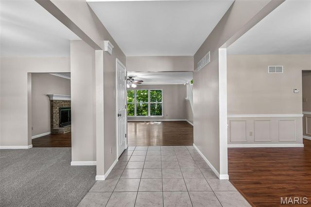 200 Romaine Spring View, Fenton, MO 63026