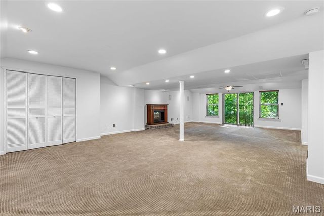200 Romaine Spring View, Fenton, MO 63026