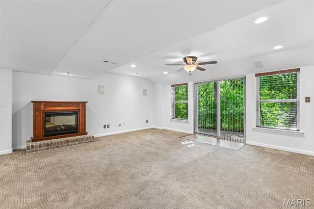 200 Romaine Spring View, Fenton, MO 63026