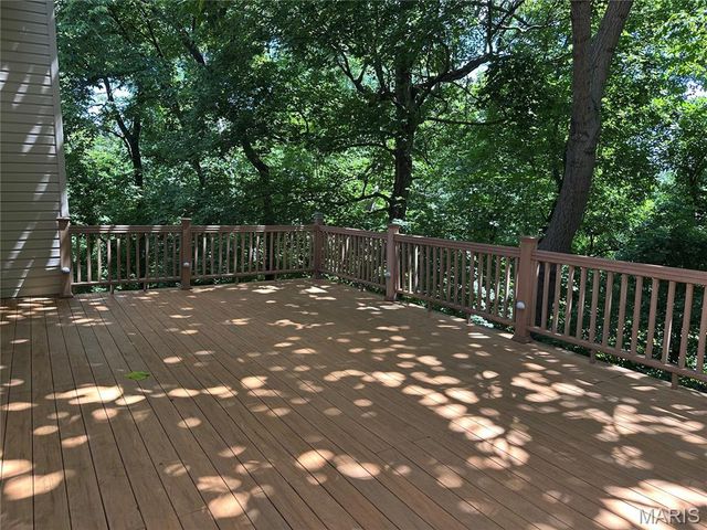 200 Romaine Spring View, Fenton, MO 63026