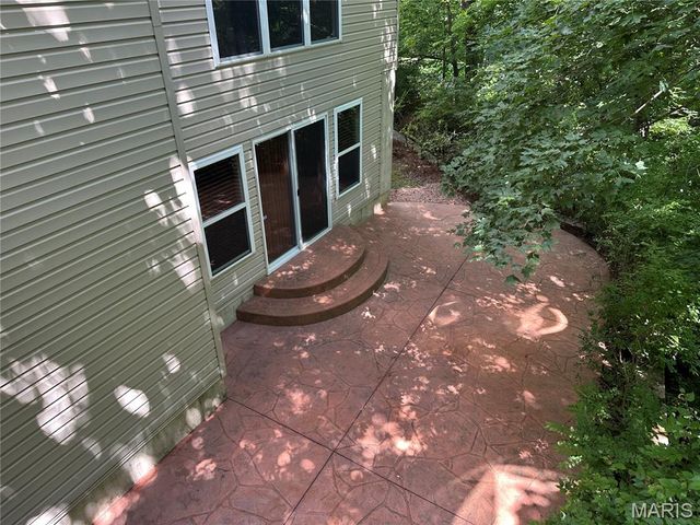 200 Romaine Spring View, Fenton, MO 63026