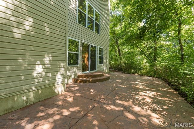 200 Romaine Spring View, Fenton, MO 63026