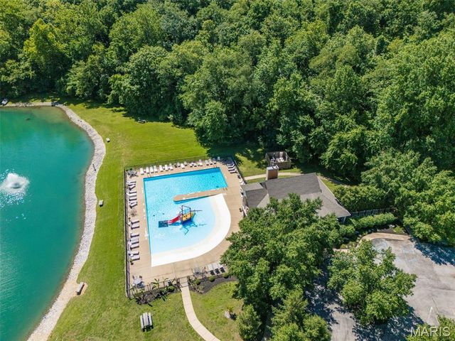 200 Romaine Spring View, Fenton, MO 63026