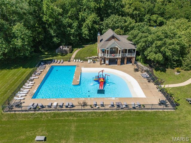 200 Romaine Spring View, Fenton, MO 63026