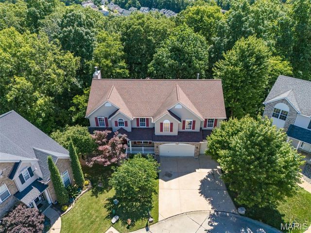 200 Romaine Spring View, Fenton, MO 63026
