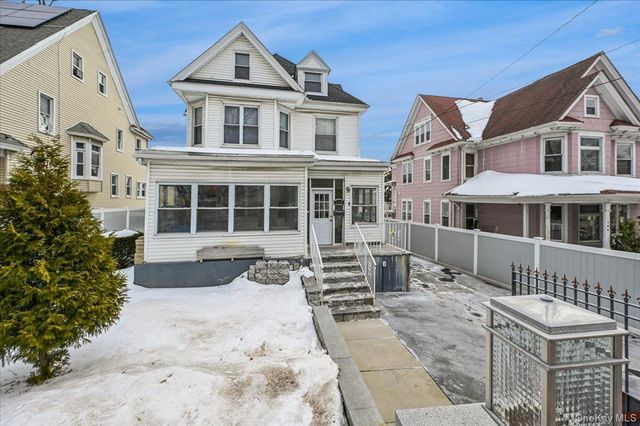 798 N Broadway, Yonkers, NY 10701