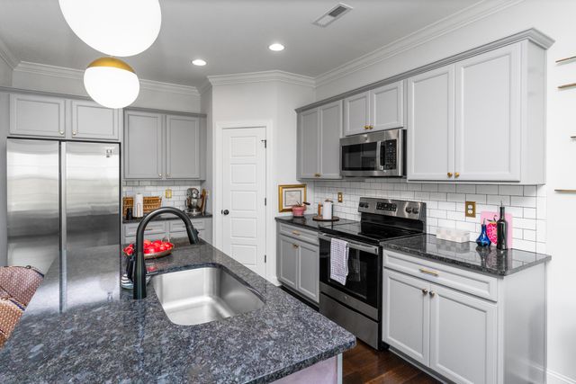 1333 Baldwin Field Circle 38, Hixson, TN 37343