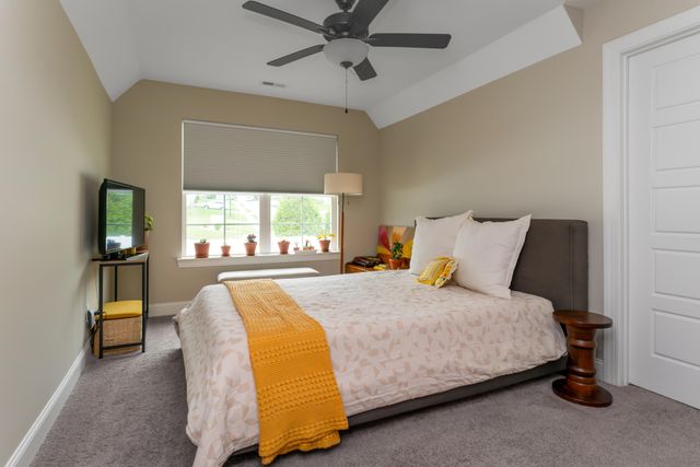 1333 Baldwin Field Circle 38, Hixson, TN 37343