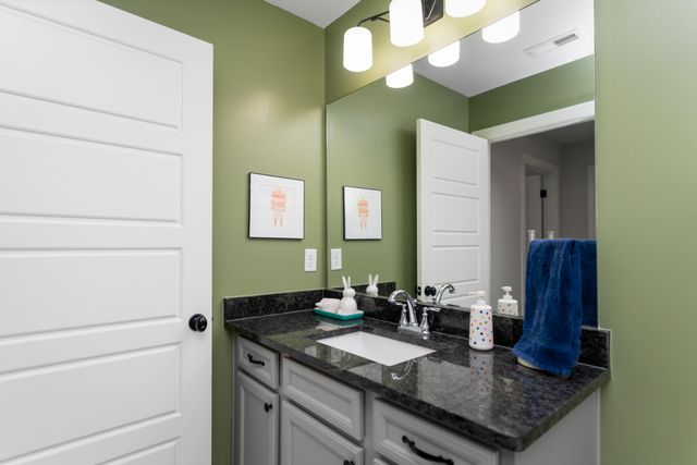 1333 Baldwin Field Circle 38, Hixson, TN 37343