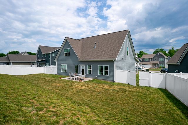 1333 Baldwin Field Circle 38, Hixson, TN 37343