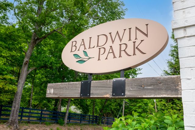 1333 Baldwin Field Circle 38, Hixson, TN 37343