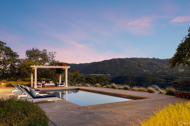 2220 Warm Springs Rd, Glen Ellen, CA 95442