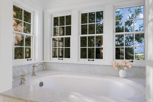 2220 Warm Springs Rd, Glen Ellen, CA 95442