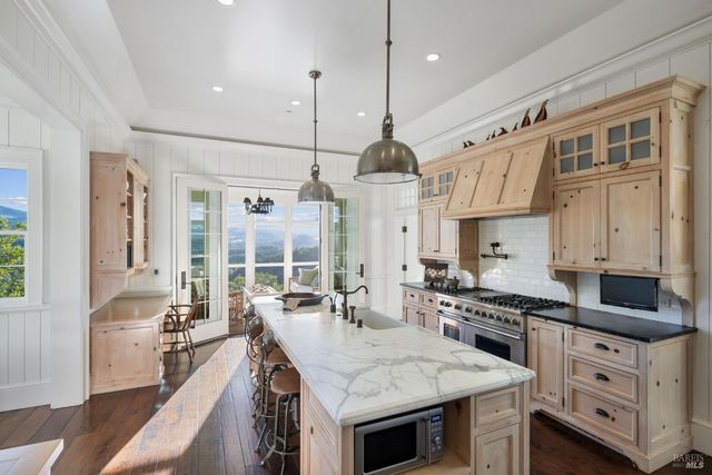 2220 Warm Springs Rd, Glen Ellen, CA 95442