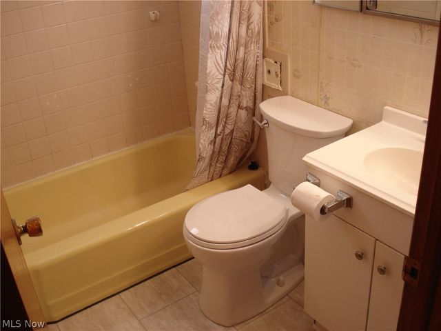 716 Chestnut Street, Conneaut, OH 44030