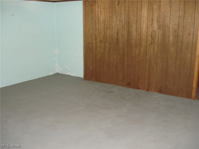 716 Chestnut Street, Conneaut, OH 44030