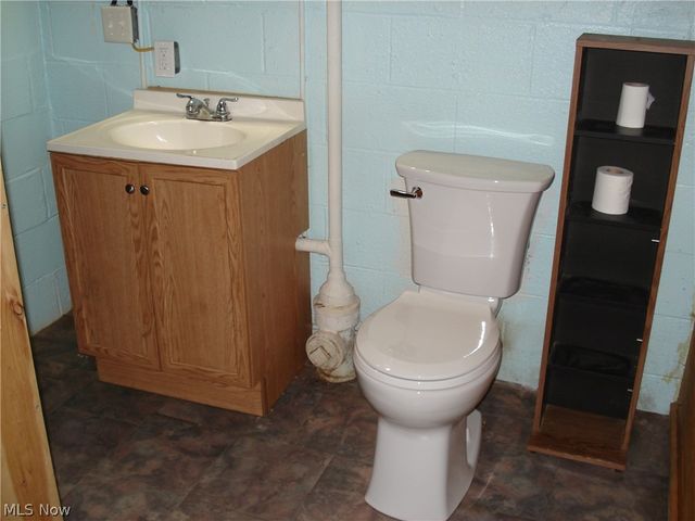 716 Chestnut Street, Conneaut, OH 44030