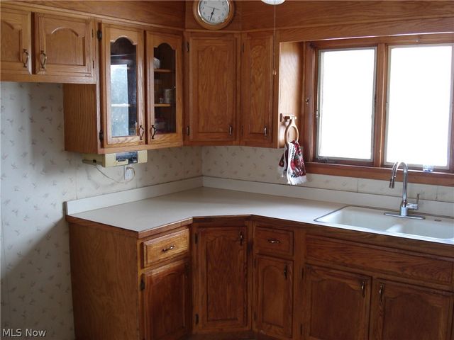 716 Chestnut Street, Conneaut, OH 44030