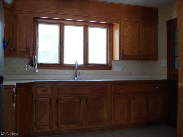 716 Chestnut Street, Conneaut, OH 44030