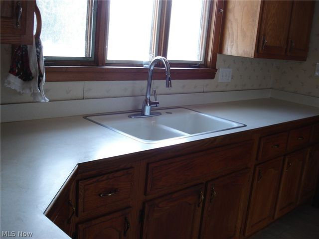 716 Chestnut Street, Conneaut, OH 44030