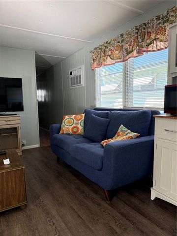 7803 46TH AVENUE N 129, St Petersburg, FL 33709