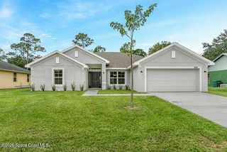 621 Paigo Street SE, Palm Bay, FL 32909