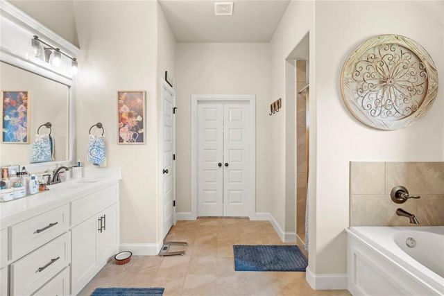 2253 N Payton Court, Mustang, OK 73064