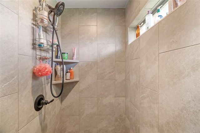 2253 N Payton Court, Mustang, OK 73064