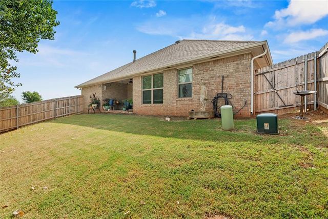 2253 N Payton Court, Mustang, OK 73064