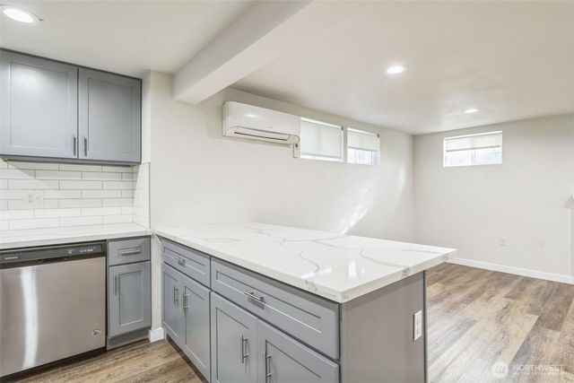 201 S 60th Street, Tacoma, WA 98408