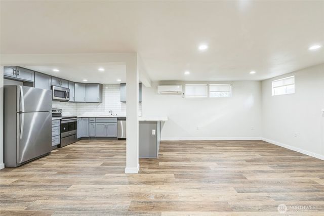 201 S 60th Street, Tacoma, WA 98408