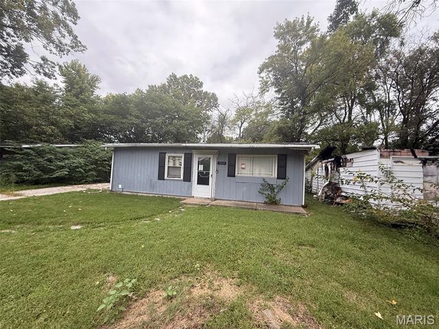 1213 Saint Stephens Drive, Cahokia, IL 62206