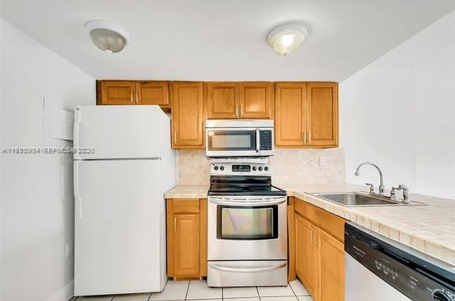 16465 NE 22nd Ave 507, North Miami Beach, FL 33160