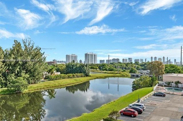 16465 NE 22nd Ave 507, North Miami Beach, FL 33160