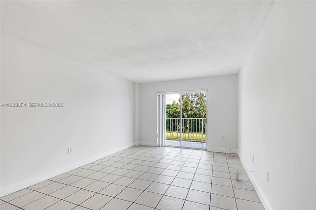 16465 NE 22nd Ave 507, North Miami Beach, FL 33160