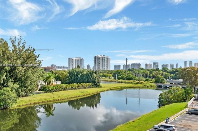 16465 NE 22nd Ave 507, North Miami Beach, FL 33160