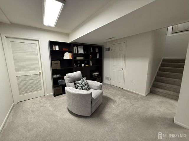 73 Heather Court, South Brunswick, NJ 08852