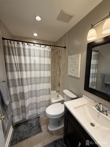 73 Heather Court, South Brunswick, NJ 08852