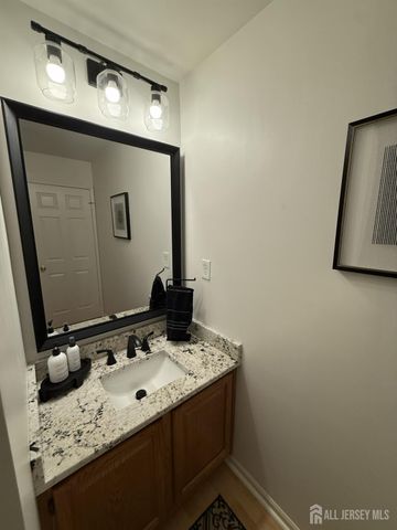 73 Heather Court, South Brunswick, NJ 08852