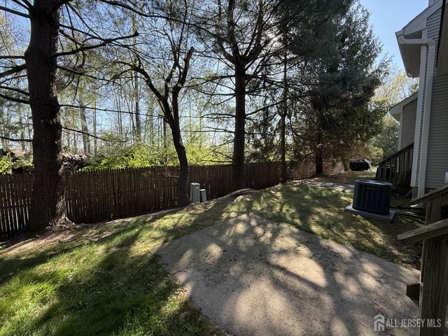 73 Heather Court, South Brunswick, NJ 08852