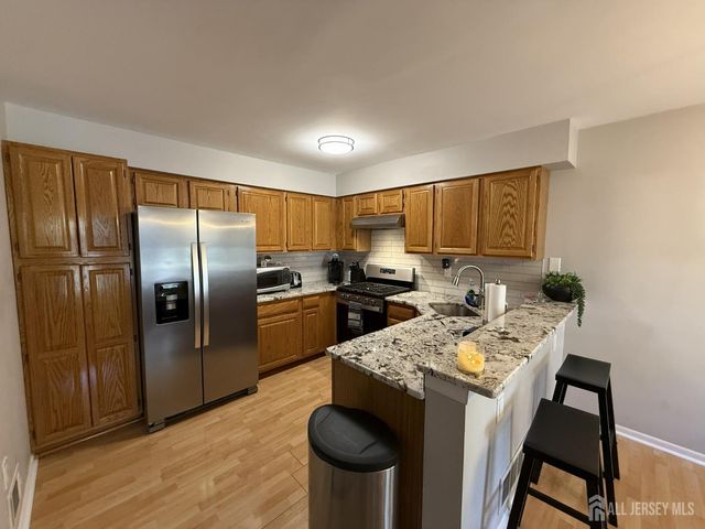 73 Heather Court, South Brunswick, NJ 08852