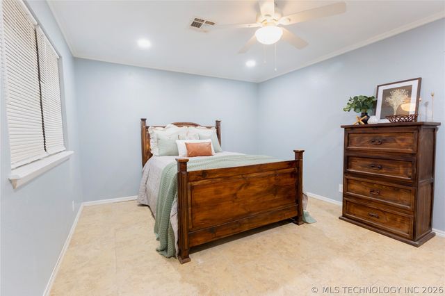 304 W Electric Avenue, Mcalester, OK 74501