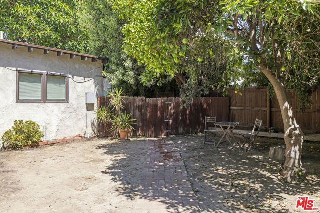 11269 La Maida Street, North Hollywood (los Angeles), CA 91601