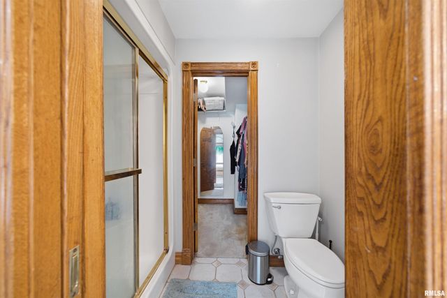 6421 N JAMESTOWN Road, Peoria, IL 61615