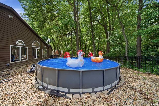 6421 N JAMESTOWN Road, Peoria, IL 61615