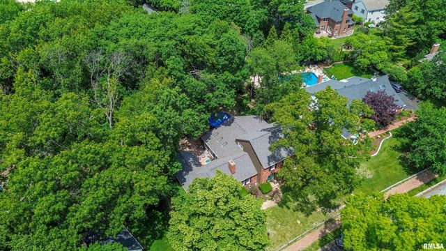6421 N JAMESTOWN Road, Peoria, IL 61615