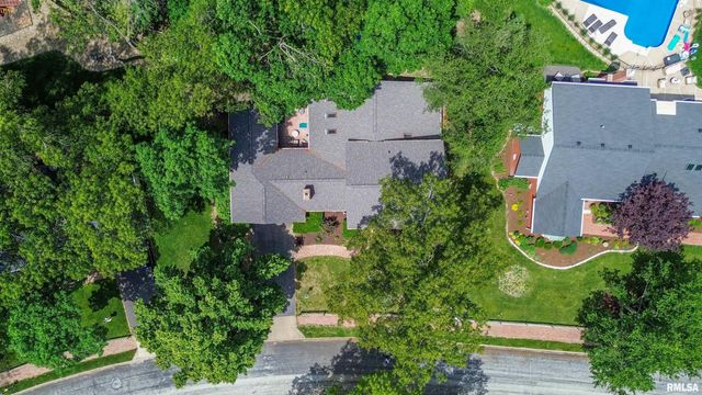 6421 N JAMESTOWN Road, Peoria, IL 61615